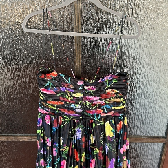 AIIFOS
Adriana Gown size 12
$795 original - Picture 12 of 14